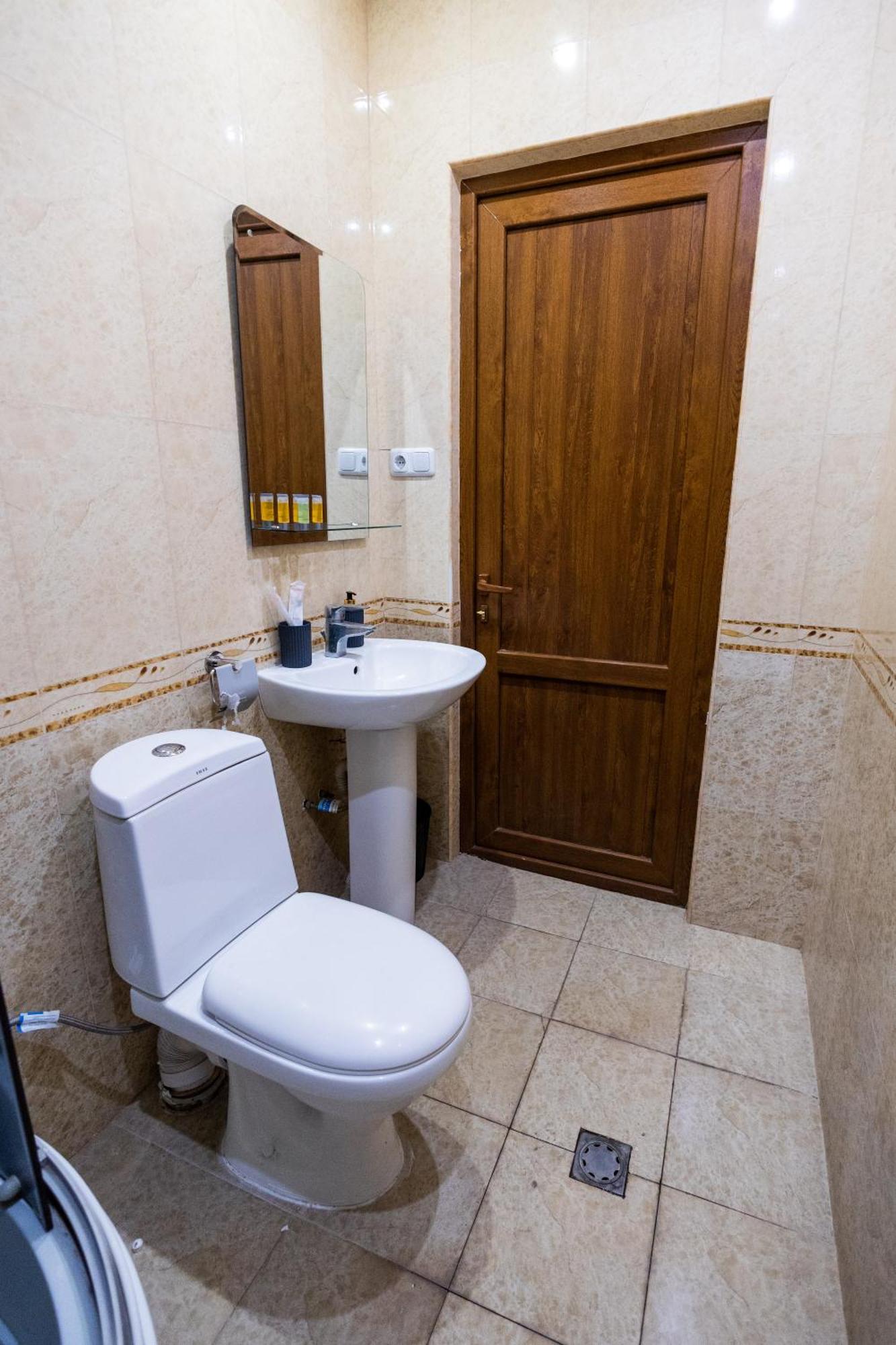 Yan Hotel Erévan Extérieur photo