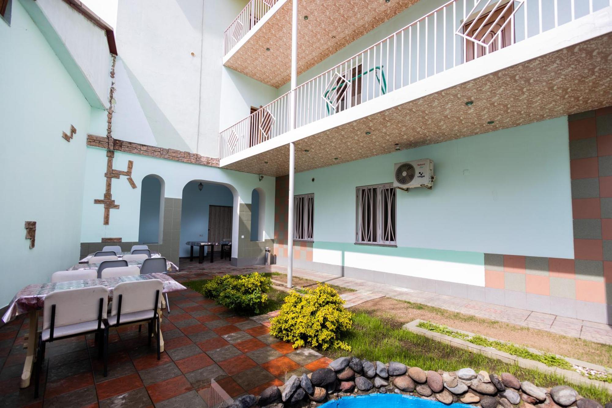 Yan Hotel Erévan Extérieur photo